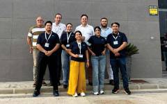 Los equipos de las dos compañías en su último encuentro