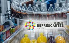 La facturación del sector de bebidas refrescantes supera los 5.680 millones de euros en el último año