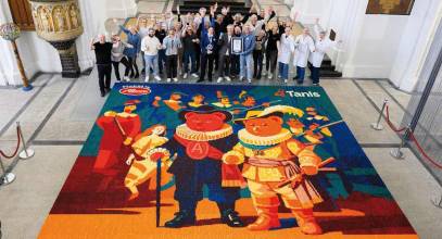 Un cuadro de jellies gigante otorga a Tanis el récord Guinness mundial