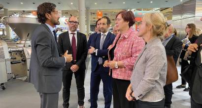El consejero de Empresa y Trabajo, Miquel Sàmper, el director de la feria, Ricardo Márquez, y la secretaria de Estado de Agricultura y Alimentación, Begoña García Bernal, en la inauguración.