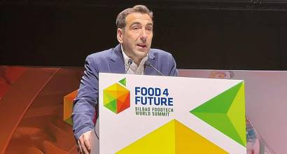 Fabregat durante la inaauguración del salón
