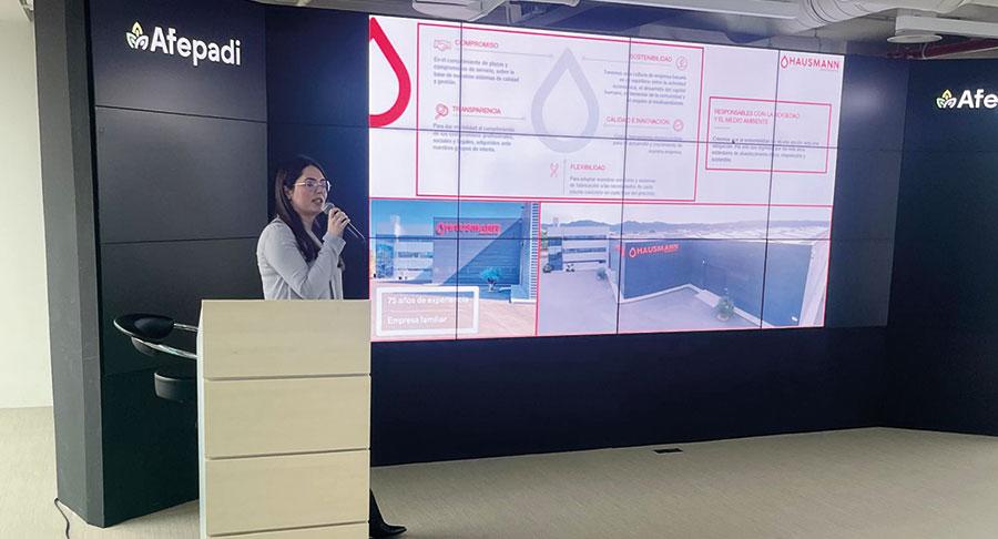 Carolina Porcar (Hausmann)