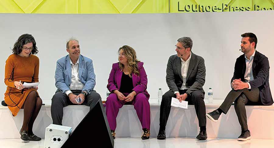 Begoña Ruiz, directora de Tecnologías de Ainia; Iván Pérez, I+D de Vicky Foods, y Vanessa Martínez, CEO de Carinsa