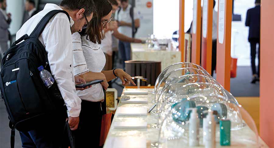 Rethinking Plastic exhibe “las muchas vidas” que puede tener un plástico