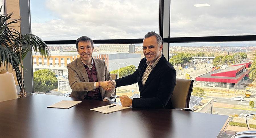 David Chica, el director general de Mercamadrid, y Héctor Barbarin, director general de CNTA