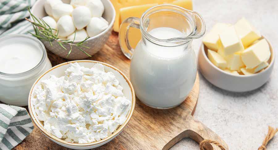 El excedente de leche europea amenaza al sector lácteo español