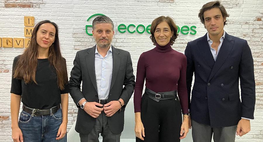 De izquierda a derecha, Virginia Moreno, especialista en Relaciones Externas de Ecoembes; Antonio Magraner, secretario general de CEAJE; Begoña de Benito, directora de Relaciones Externas del scrap; y Daniel Cifuentes, responsable de Comunicación de la confederación